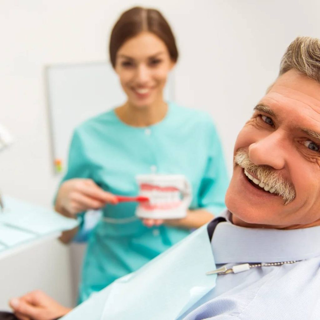 comparing dentures and crowns